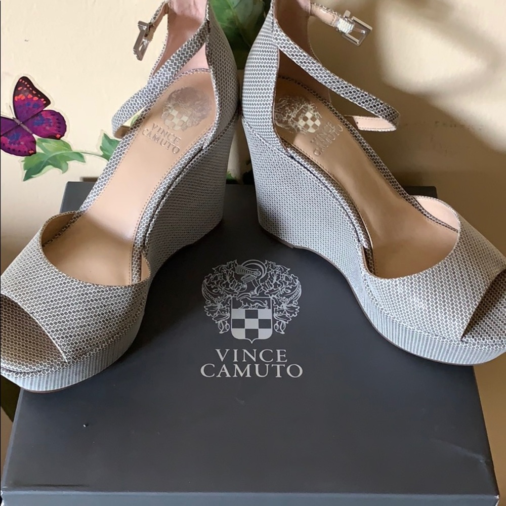 Vince Camuto  espadrilles  NWOT